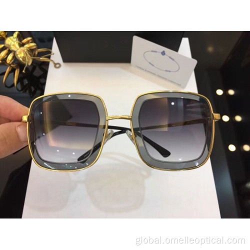 Lady With Sunglasses Best UV Protection Square Custom Sun Glasses Supplier